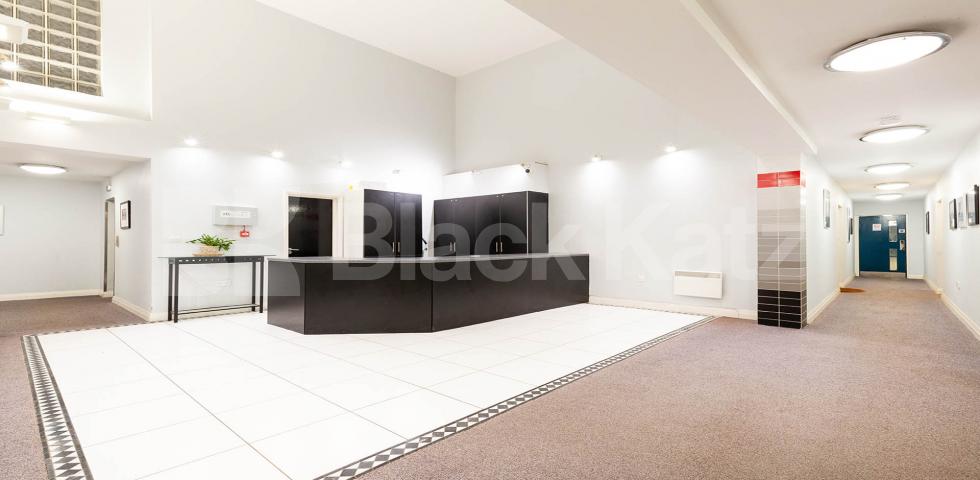 			SECURE PARKING AND ONSITE GYM INC, 2 Bedroom, 1 bath, 1 reception Apartment			 Northpoint, Tottenham lane, Crouch End